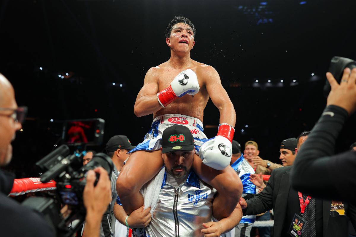 Jaime Munguia Defeats Sergiy Derevyanchenko via UD in “Fight of the Year” Candidate
